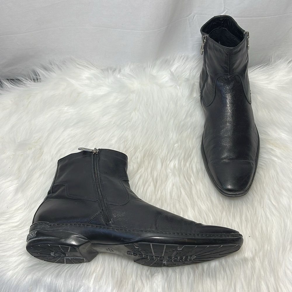 SOLD!They are size 45 (11) as listed, but fit like a 46 (12) 2 big 4 me😔